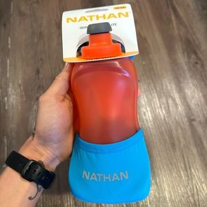 NATHAN Hand Held Water Bottle for running or hiking